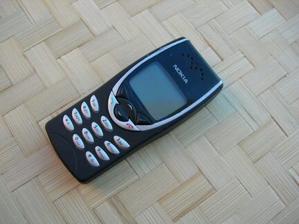 Чeрный Nokia 8210 с новой aкб