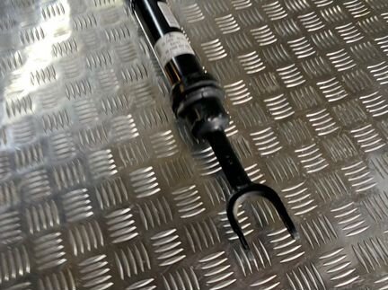 Амортизатор Audi A8 D3/4E (рестайлинг) 2007г