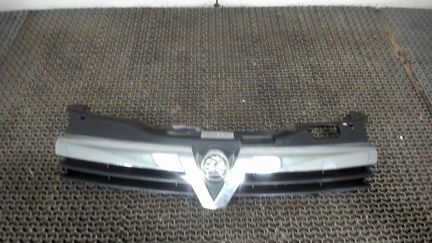 Решетка радиатора Opel Astra H, 2005