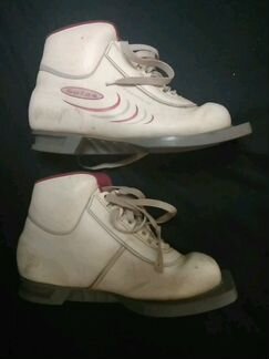 Лыжные ботинки Botas 34й размер + лыжи за отд. ден