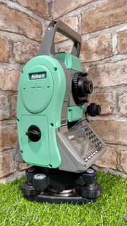 Тахеометр Nikon Nivo 5M