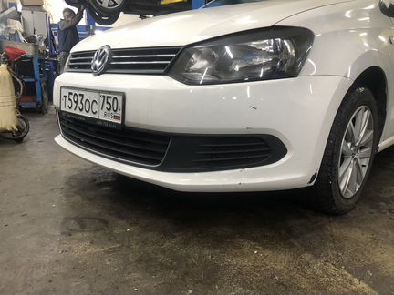 Бампер передний на фольсфаген поло