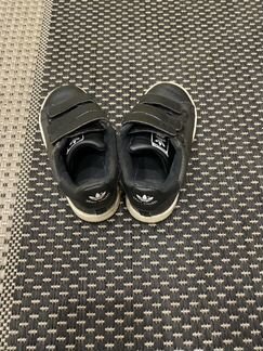 Кроссовки adidas р.26