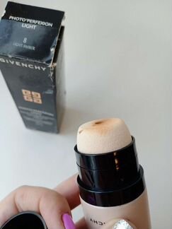 Тональный крем Givenchy Photoperfection Light 8