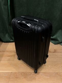 Чемодан на колесах М