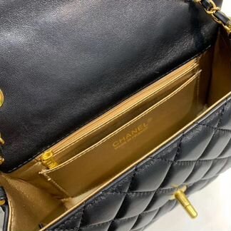 Классическая сумка конверт Chanel