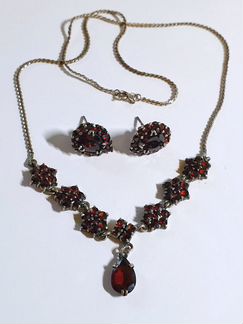 Колье и серьги гранат в серебре
