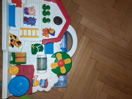 Развивающий коврик.Много игрушек