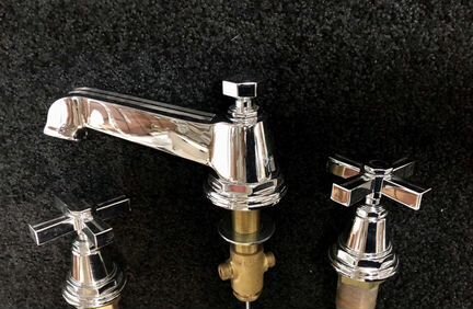 Cмеситель для раковины Kohler Pinstripe K-13132-3B