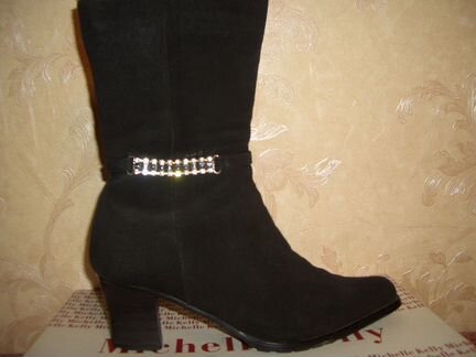 Зимние женские сапоги