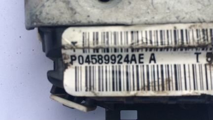 Замок передней правой двери Jeep Grand CherokeeWK2