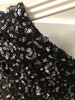 Платье с пайетками xs