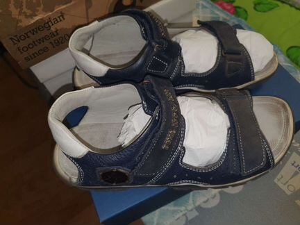 Босоножки р.39 кожаные