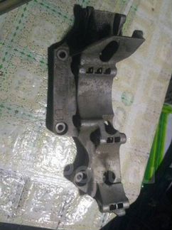 Кронштейн крепления новесного оборудования шкода о