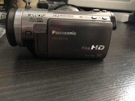 Видеокамера Panasonic с функцией 3D