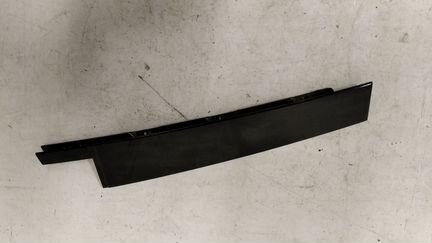 Накладка стойки двери задняя правая VW Tiguan 2