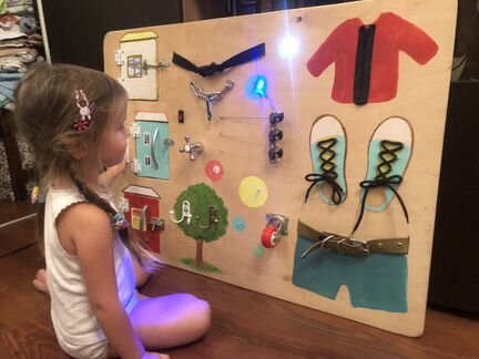 Бизиборд большой очень интересный