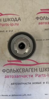 Масляный фильтр Шкода Фольксваген 04E115561H