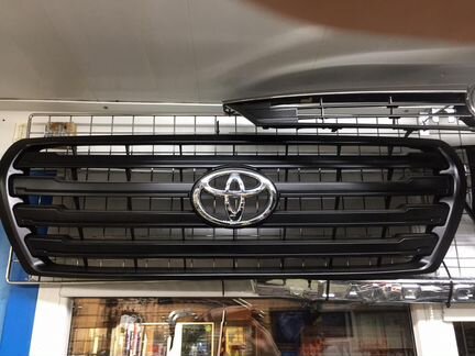 Решетка радиатора land cruiser 200 black