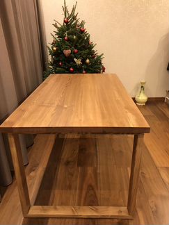 Стол из массива сибирской лиственницы