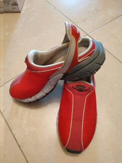 Кроссовки женские