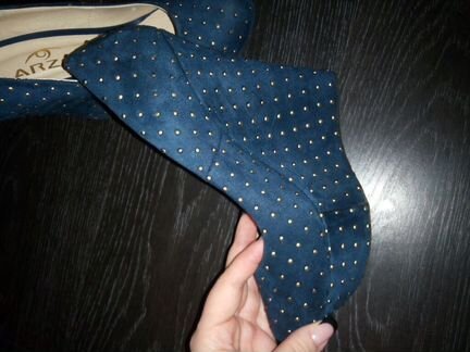 Замшевые синие туфли