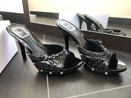 Лаковые черные туфли Dior