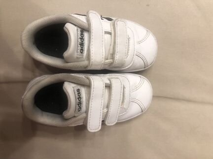 Кроссовки adidas детские