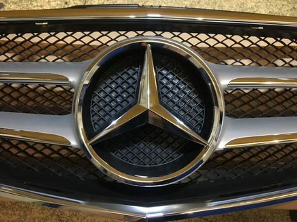Решетка радиатора В бампер mercedes 212 W212 AMG