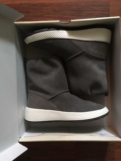 Новые зимние сапоги 38