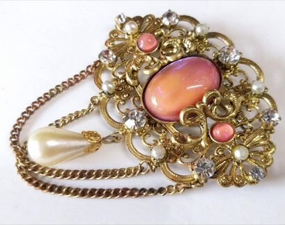 Красивая очень крупная королевская брошь с подвеск