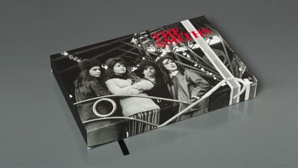 Smiths - Complete (11xLP + 8xCD, DVD - LTD BoxSet)