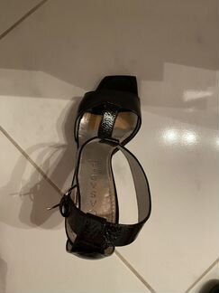 Женская обувь