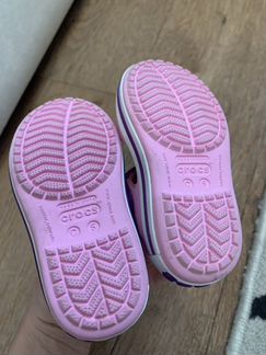 Сандалии Crocs для девочки