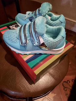 Кроссовки новые