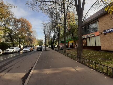 Отдельный вход в нежилом здании
