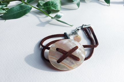 Перламутровый браслет