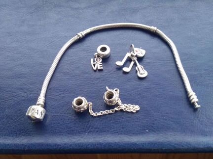 Браслет и шармы