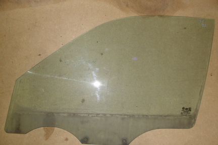 Стекло переднее левое Хендай Акцент Hyundai Accent