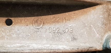 Лапа кронштейн двигателя левый M52 M54 BMW E39