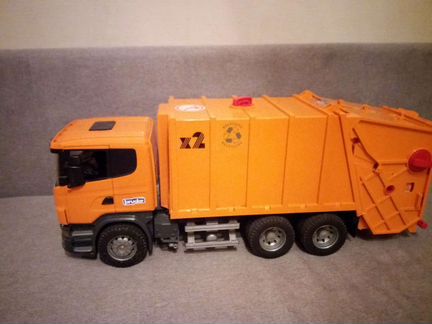 Bruder мусоровоз