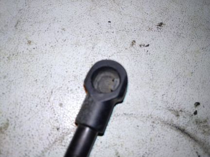 Амортизатор багажника задний Nissan Teana J31