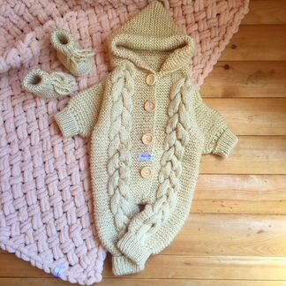 Комбинезон с пинетками вязаный полушерсть