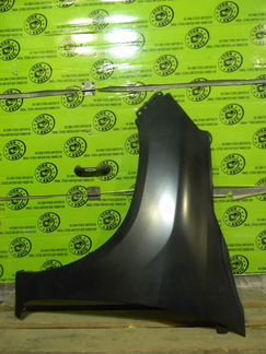 Крыло переднее левое toyota hilux 8