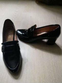 Туфли лаковые 33 размера