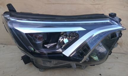 Фара правая Toyota Rav4 LED 2016 -2019 Оригинал
