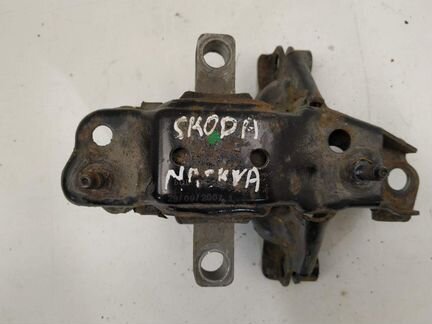 Опора кпп левая 6Q0199555AC Skoda Fabia 2007-2015
