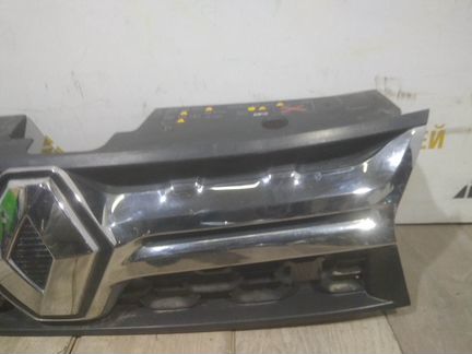 Решетка радиатора Рено Дастер Duster рестайлинг