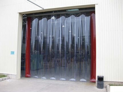 Полосовая пленочная завеса DoorHan