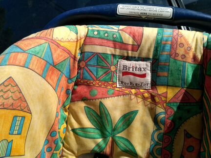 Автомобильное кресло